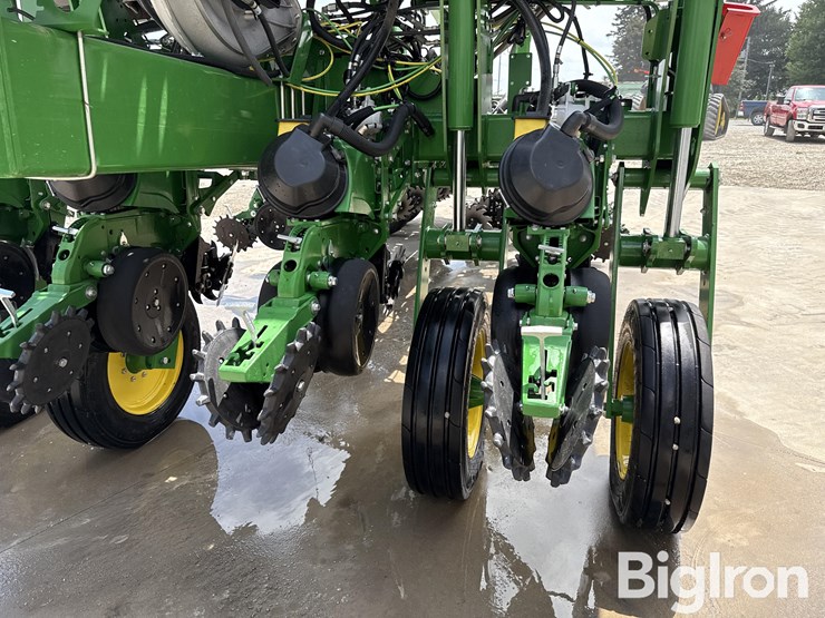 2022-john-deere-1775-image-15