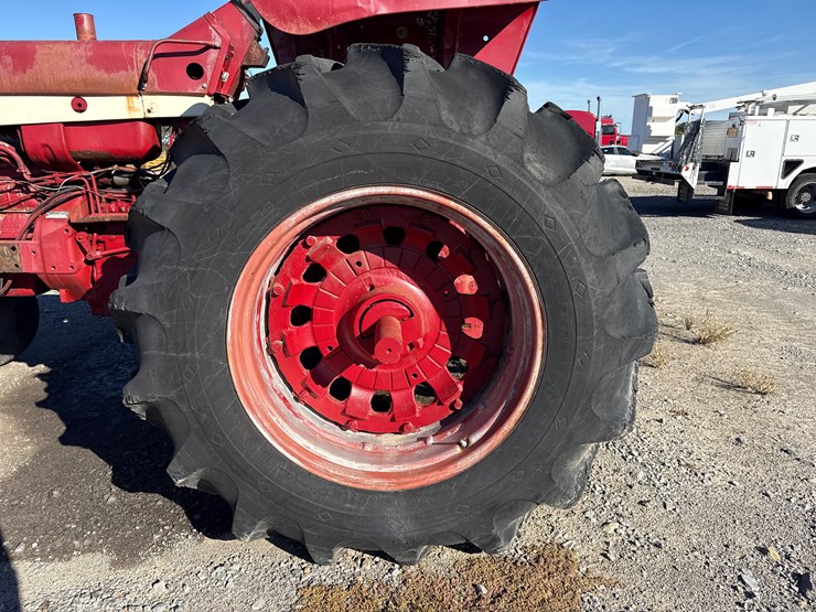 1965-international-706-image-14