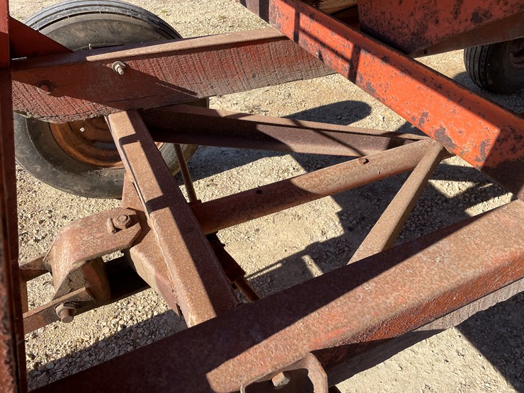 #5931-•-gravity-box-on-running-gear-image-16