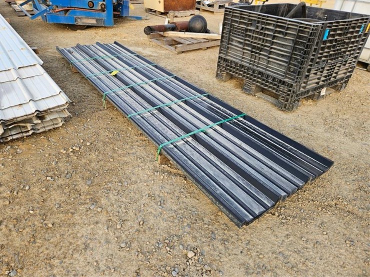 #3173-•-new-kit-28-ga-36"-x-12'-painted-r-panels-image-1