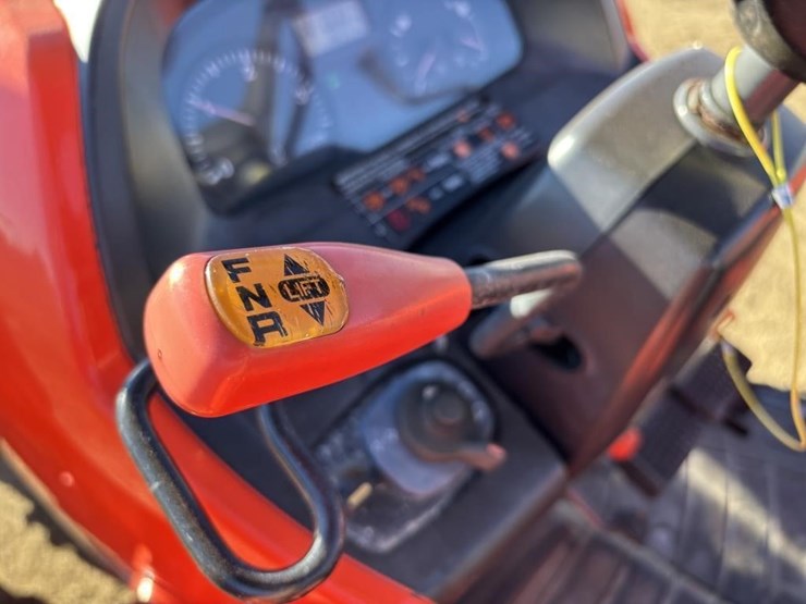 2019-kubota-m7060d-image-26