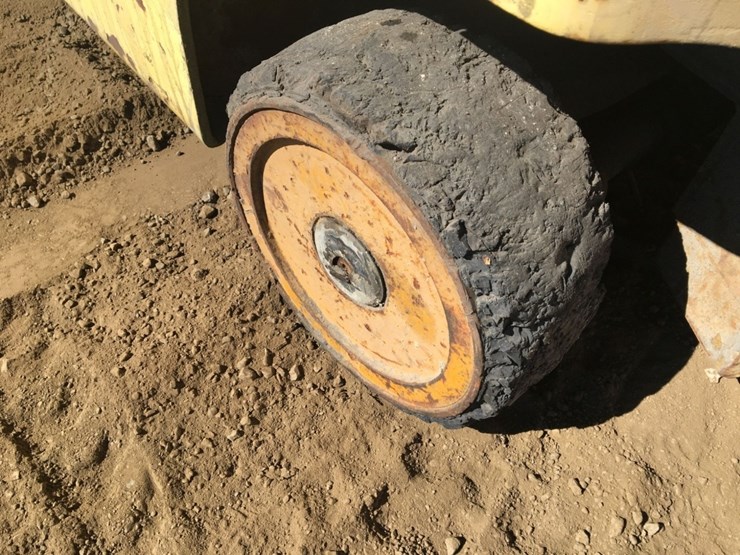 hyster-industrial-forklift,-image-10