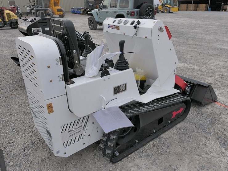 shandong-lp630-ride-on-crawler-mini-skidsteer,-sn:20250811057,-b&s-13hp-gas-image-3