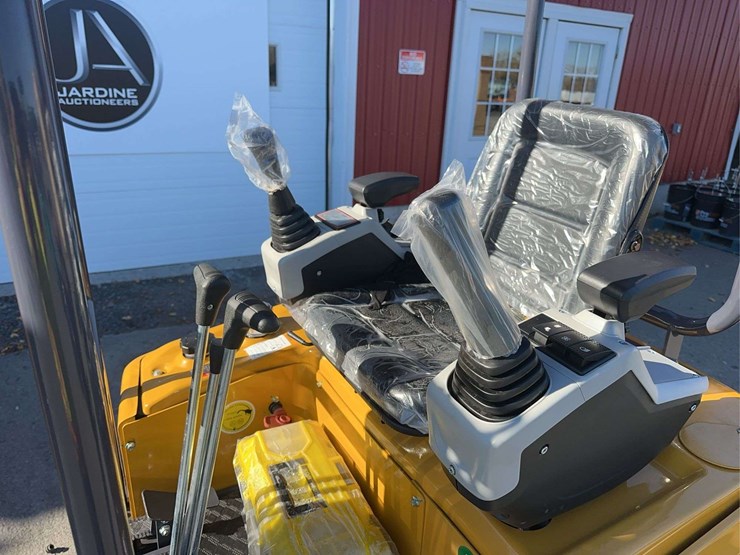 2025-cfg-mx20r-mini-excavator-image-13