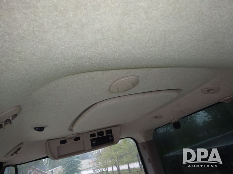 2018-john-deere-f4365-image-82