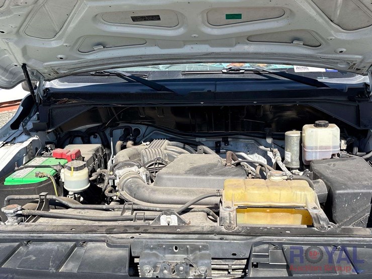 2021-nissan-nv2500hd-image-8