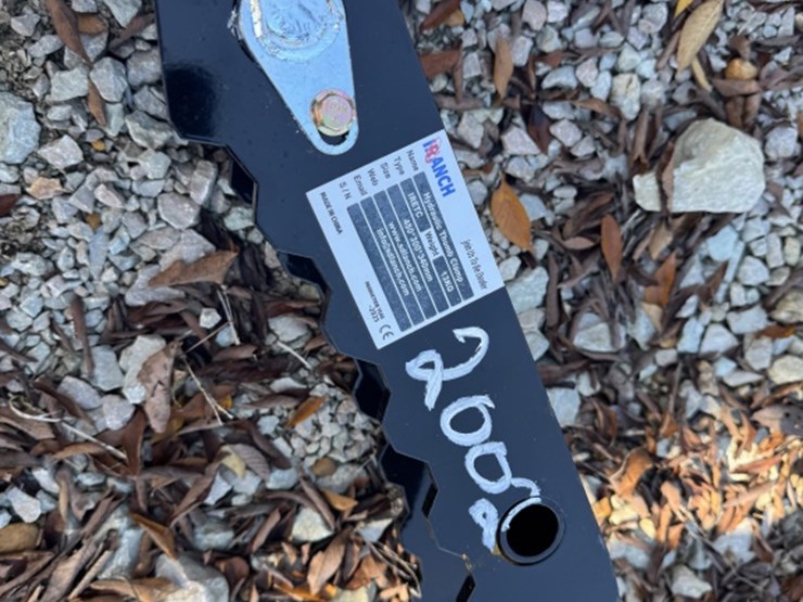 #2002-•-hydraulic-thumb-for-mini-excavator-image-2