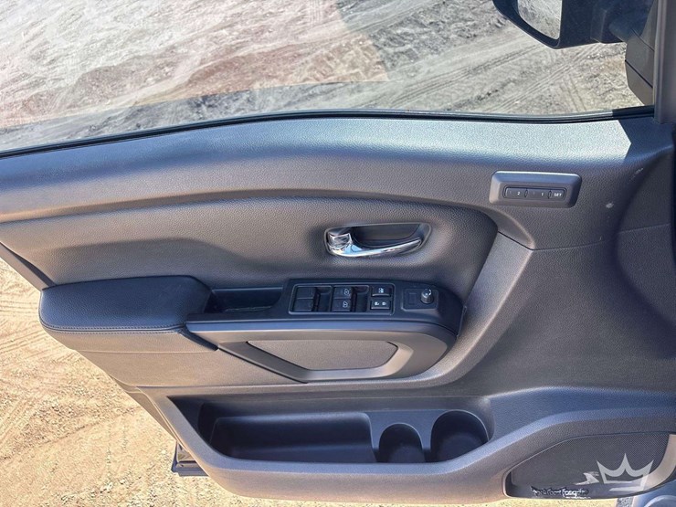 2018-nissan-titan-image-11