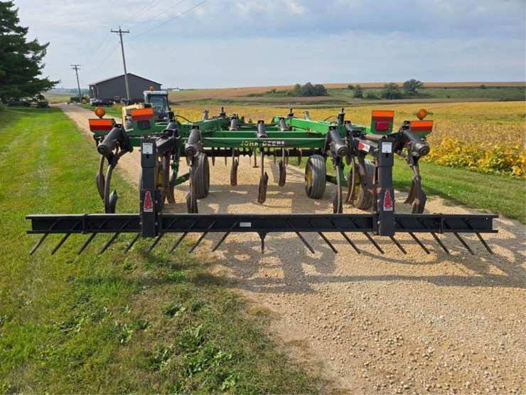 john-deere-714-image-4