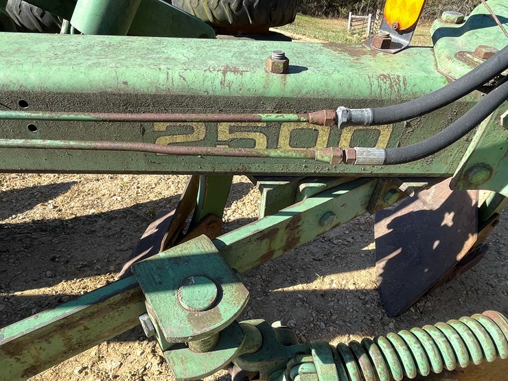 john-deere-2500-image-36