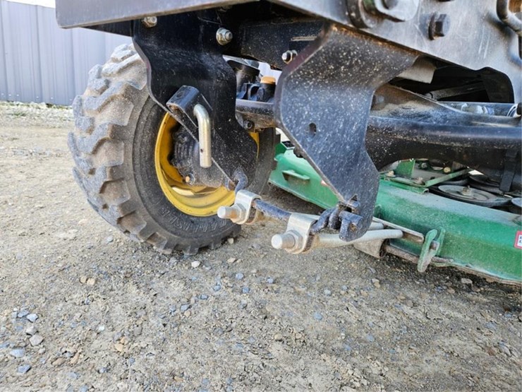 john-deere-2320-image-35