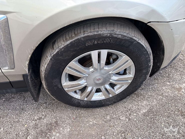 2013-cadillac-srx-image-25