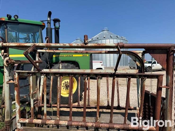 livestock-squeeze-chute-image-15