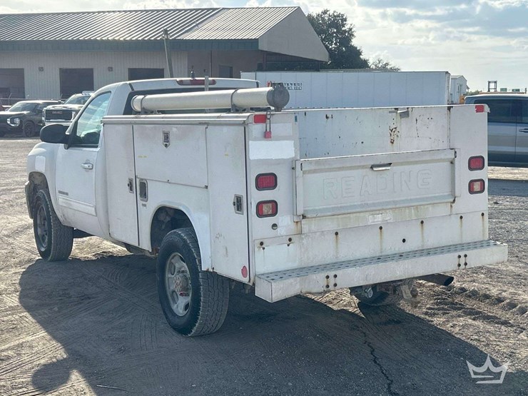 2012-chevrolet-silverado-2500hd-image-4
