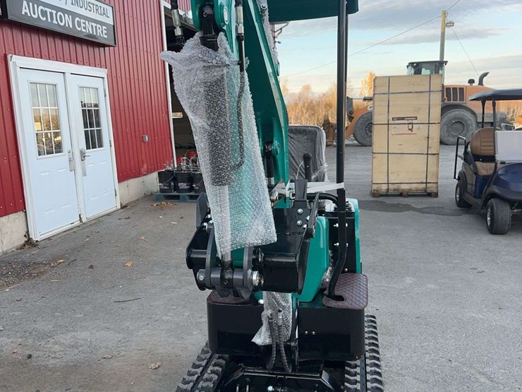 2025-cfg-qh12r-mini-excavator-image-2