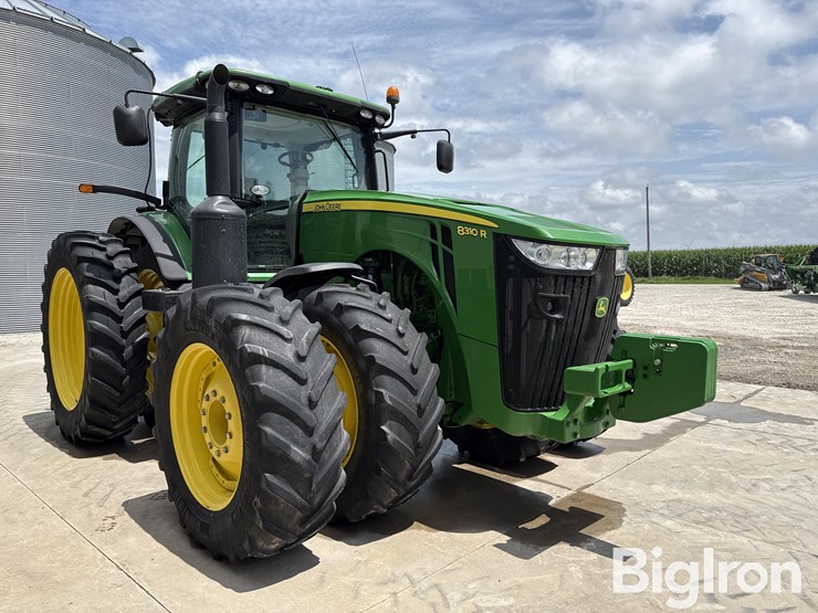 2011-john-deere-8310r-image-3