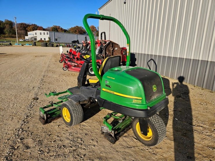 john-deere-2500e-image-3