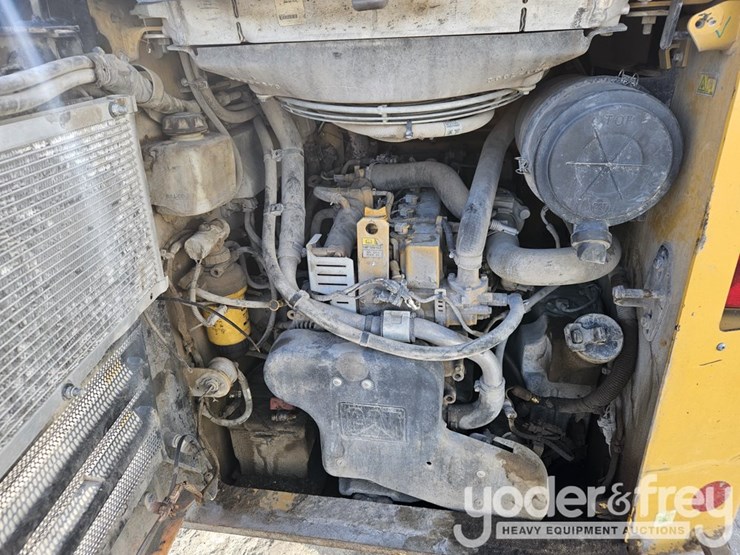 2019-caterpillar-262d3-image-17