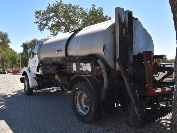 1999-sterling-oiling-truck-(will-not-build-air-pressure)-(vin-#-2fzhrjaa8xa-image-4
