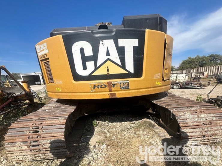2016-caterpillar-335fl-image-3
