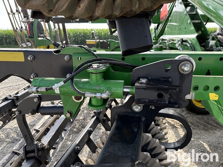 2020-john-deere-2660vt-image-18