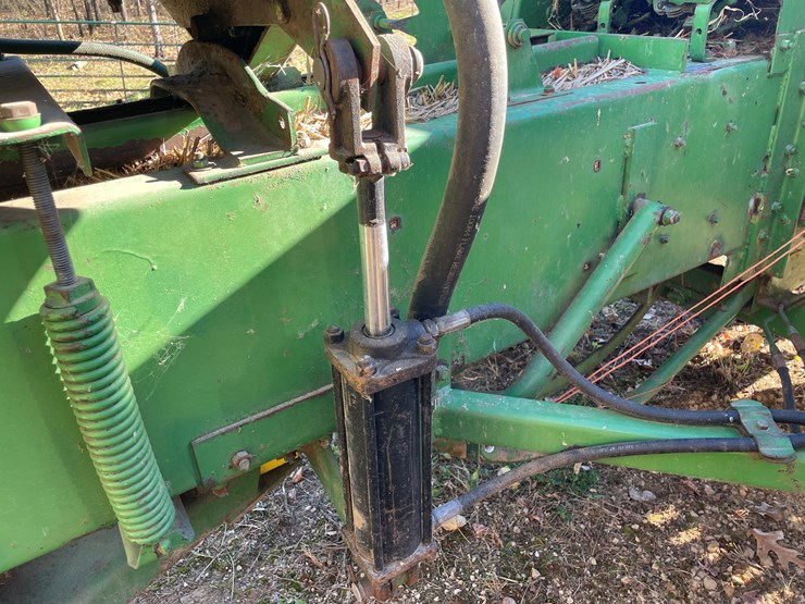 john-deere-336-image-19