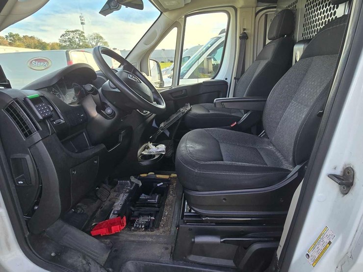 2021-ram-promaster-1500-image-5