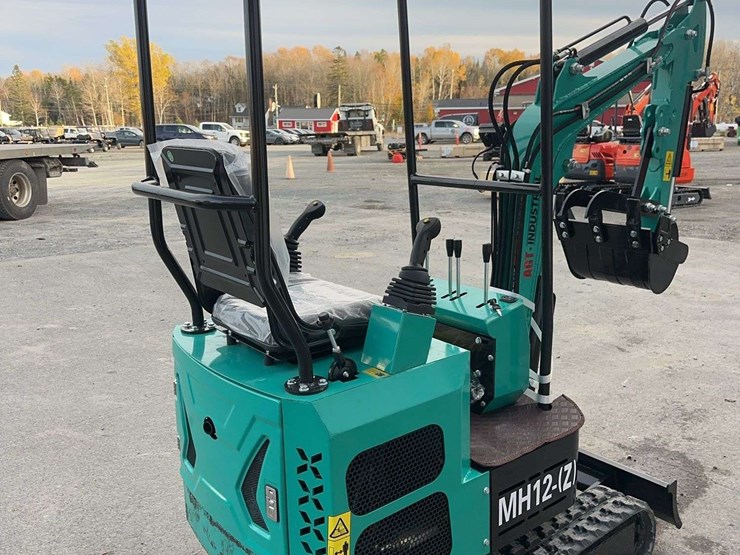 2025-agt-mh12z-mini-excavator-image-5