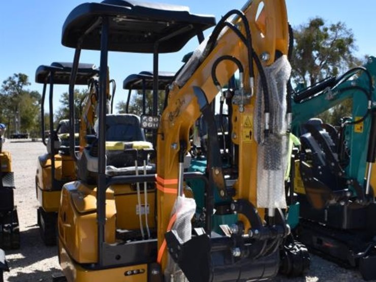 cfg-qk18r-mini-excavator-(serial-#-qk18r250904000007)-(k)-image-2