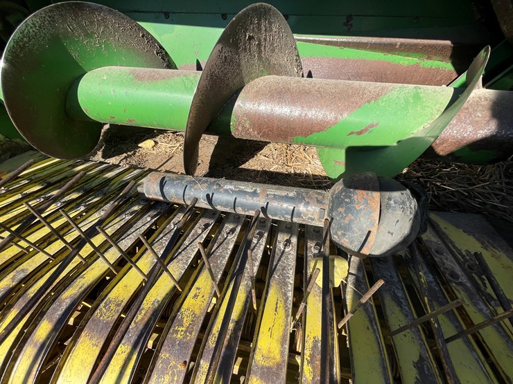 john-deere-336-image-11