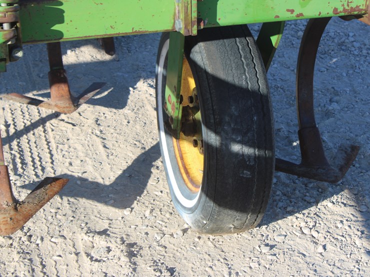 john-deere-100-image-22
