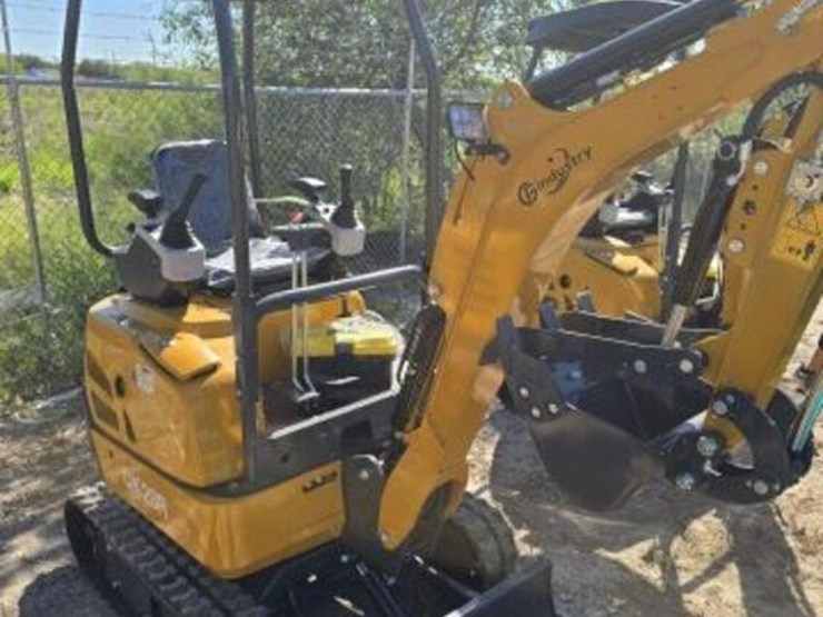 cfg-mini-excavator-qk20r-with-hydraulic-thumb-image-2