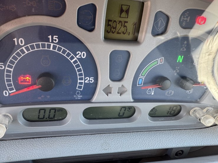 new-holland-155-image-8