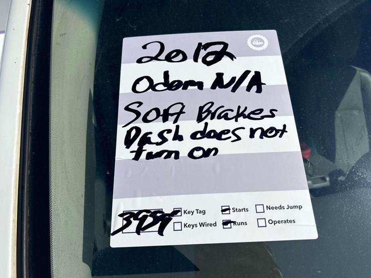 2012-nissan-nv2500hd-image-24