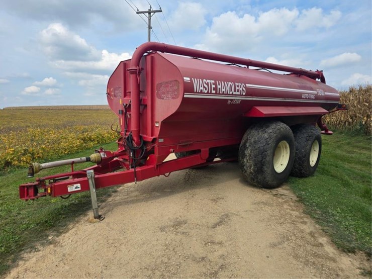 #22-•-2002-j-star-5600-manure-tank-image-1