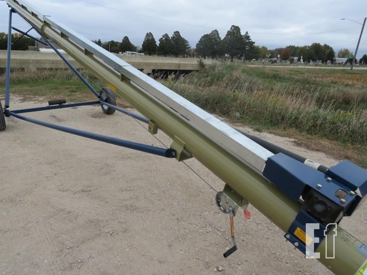 harvest-international-t842-image-1