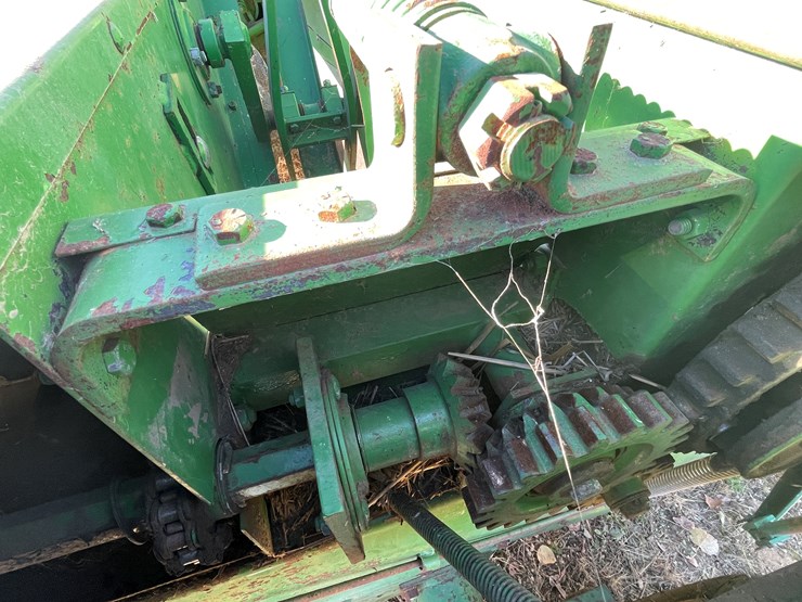 john-deere-336-image-32