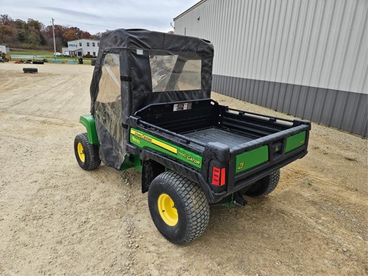 2011-john-deere-gator-image-3