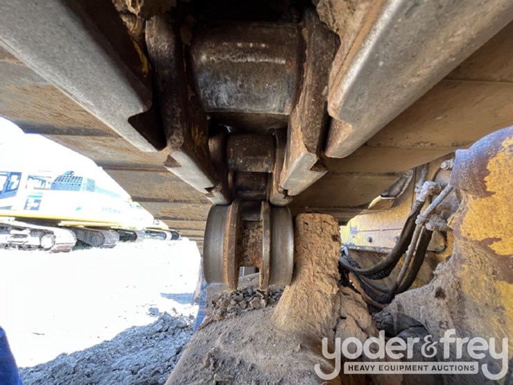 2023-komatsu-d61pxi-24-image-16