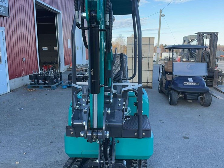 2025-cfg-qk16r-mini-excavator-image-2