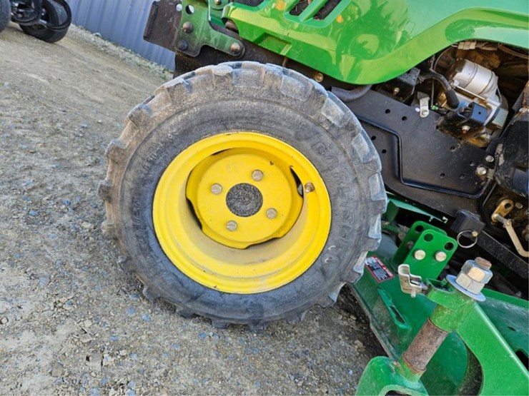 john-deere-2320-image-37
