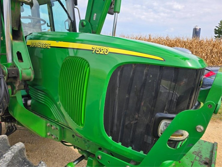 john-deere-7520-image-38