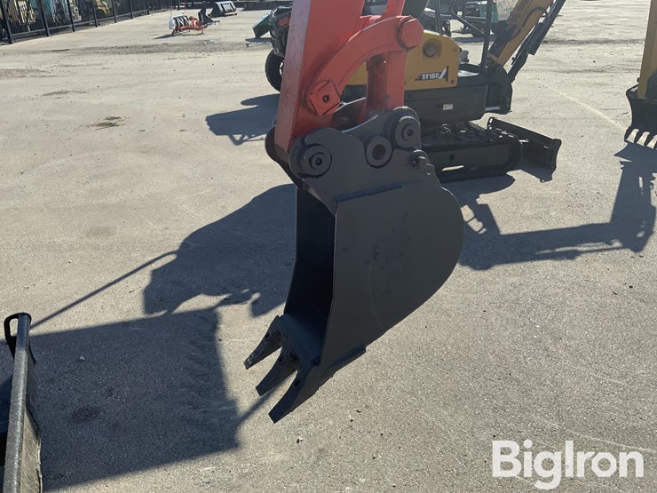 2016-kubota-kx71-3-image-16