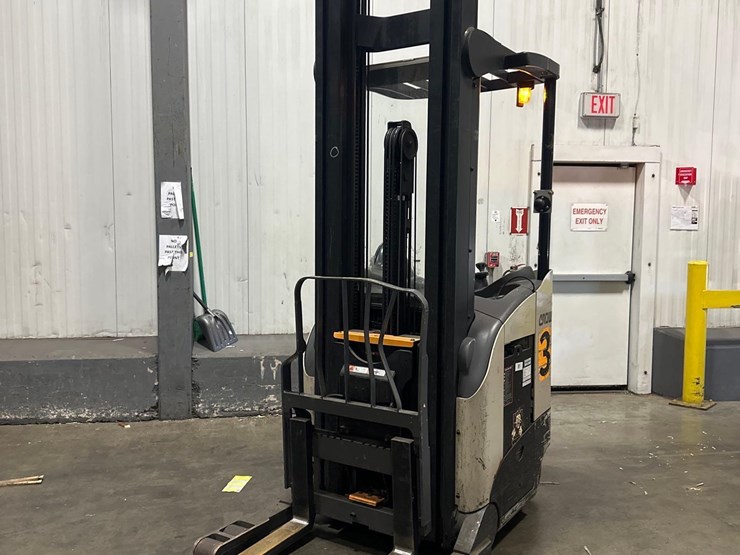 2019-crown-rr5725-35-image-3