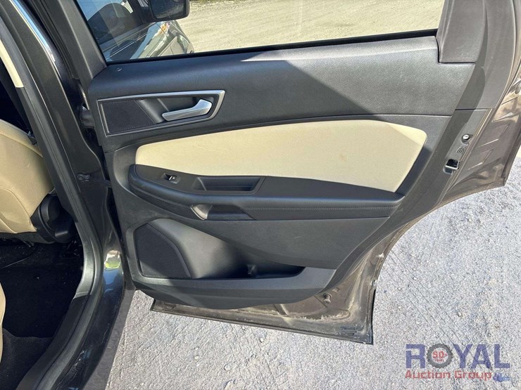 2016-ford-edge-image-16