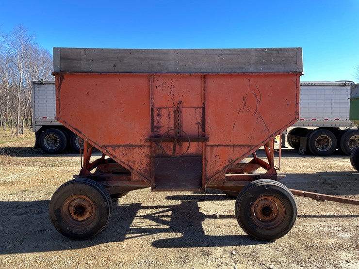 #5931-•-gravity-box-on-running-gear-image-4