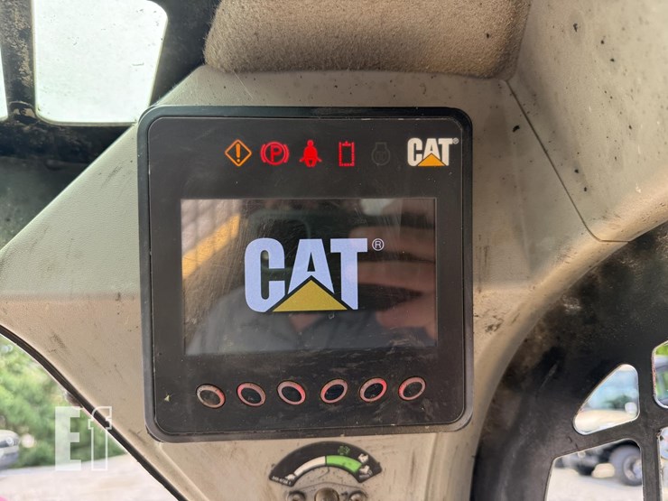 2019-caterpillar-249d-image-19