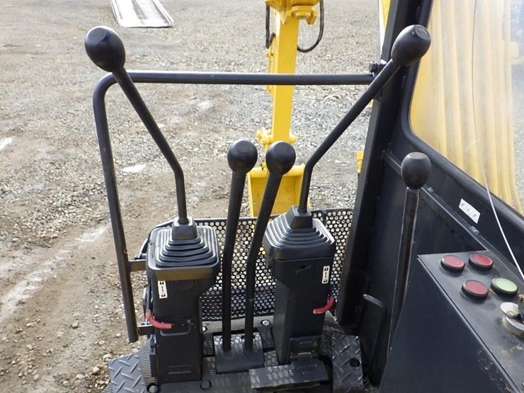 komatsu-pc28-image-19