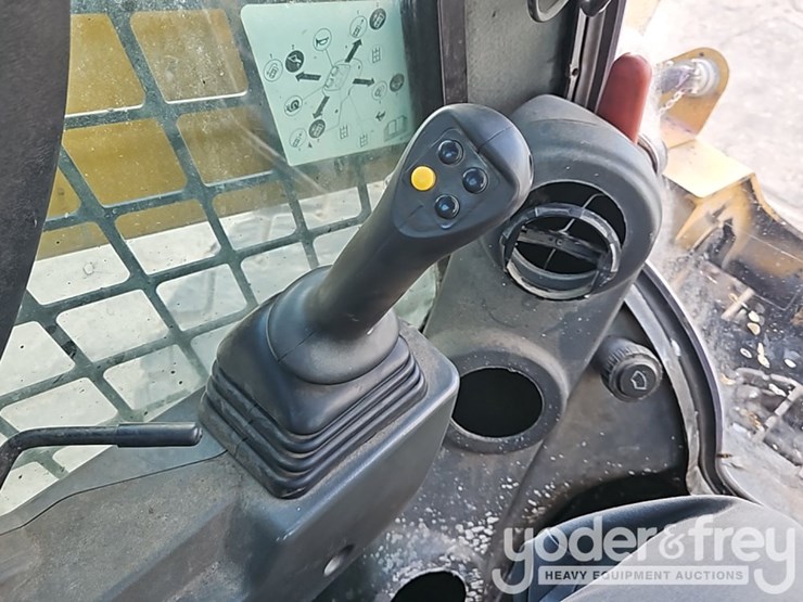 2019-caterpillar-262d3-image-20