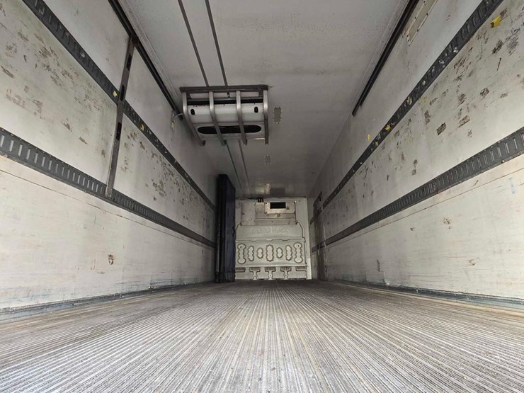 2015-great-dane-trailer-image-4